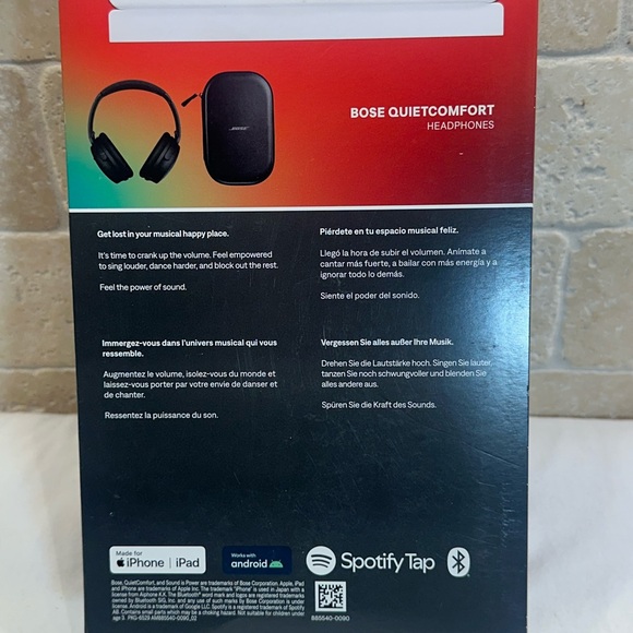 Bose QuietComfort Black Headphones - Picture 2 of 3